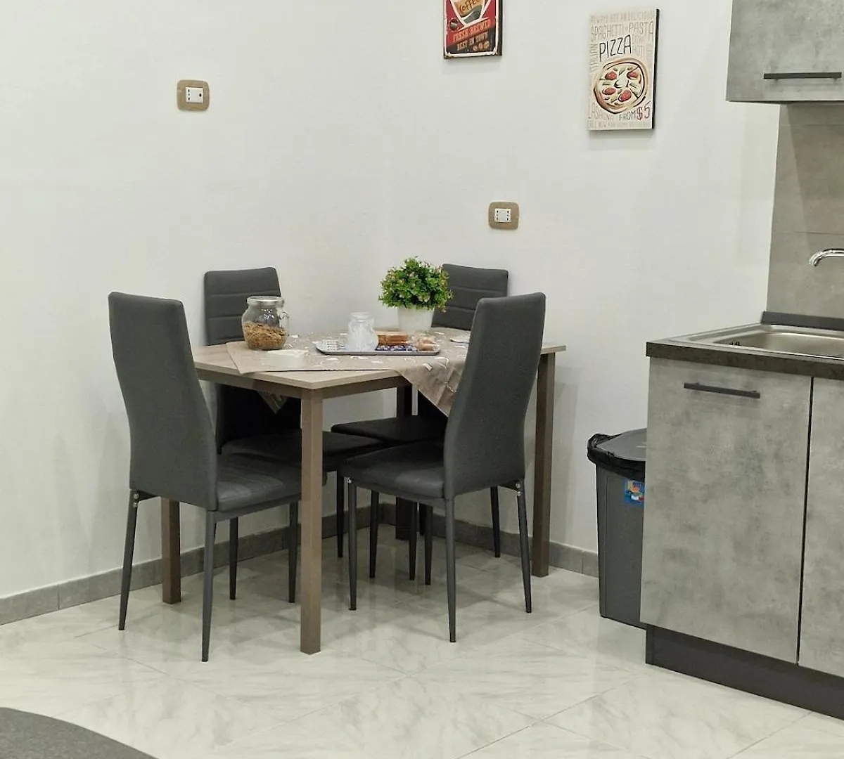 那不勒斯House La Piazzetta公寓